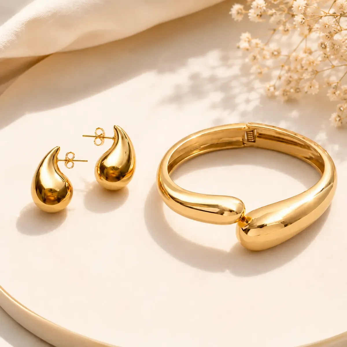 Kit Bracelete e Brinco Gota Moda Blogueira